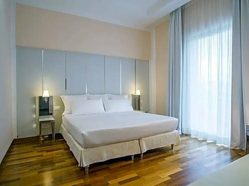 Внешний вид отеля Hotel Miramare в Чивитанова-Марке, фото 3