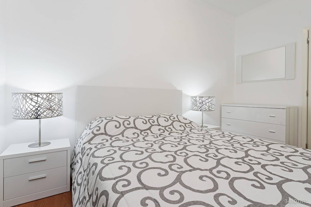 Фото Elias Garcia II by An Island Apart