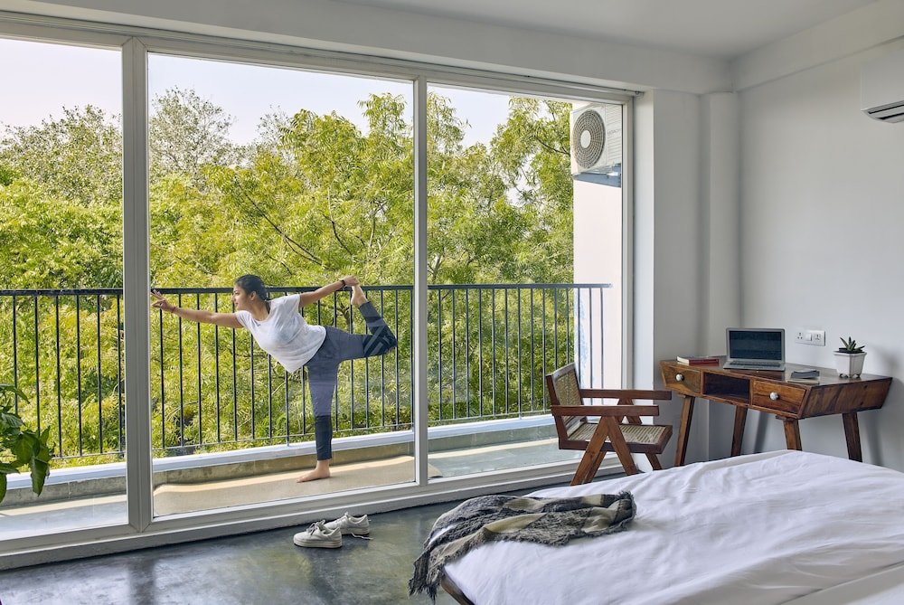 Фото Minimalist Poshtel & Suites