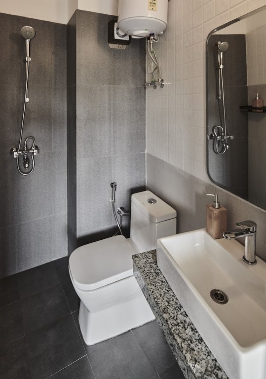 Фото Minimalist Poshtel & Suites