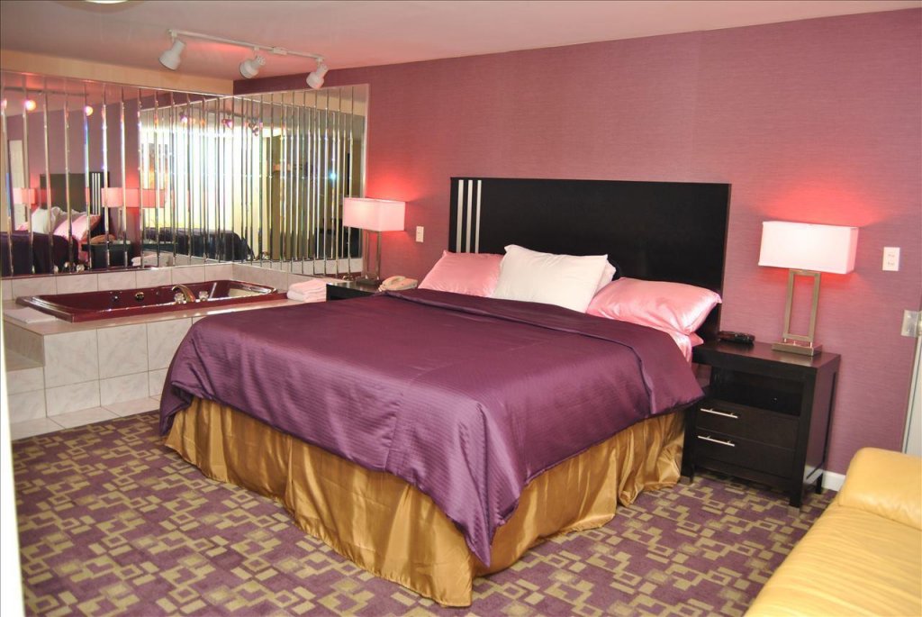 Фото Americas Best Value Inn Providence North Scituate