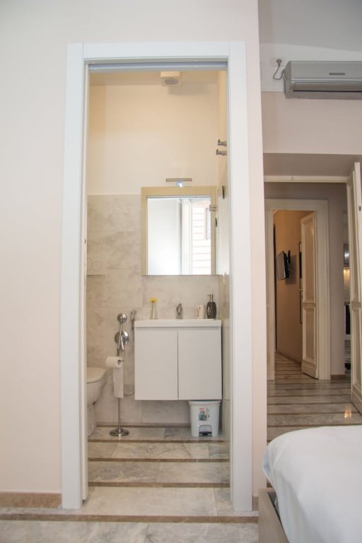 Фото San Peter Lory's House