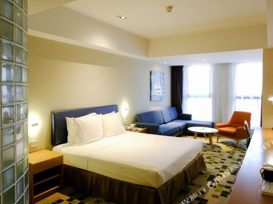 Фото Holiday Inn Express Zhangjiakou Park View