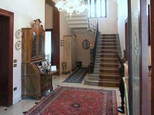 Гостиница Elegant Art Nouveau Villa With Private Pool Near the Lake
