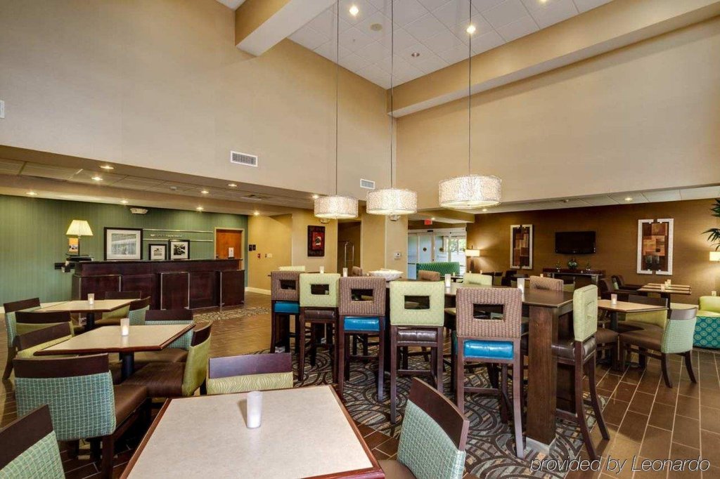 Фото Hampton Inn & Suites – Cape Coral/Fort Myers Area, Fl