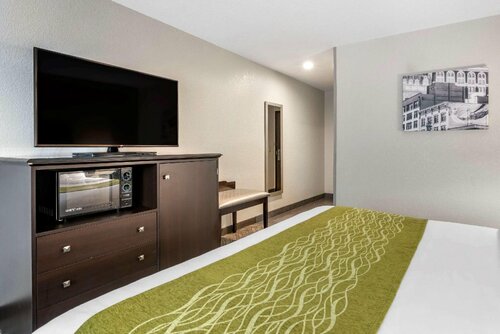 Гостиница Comfort Inn & Suites Tualatin - Lake Oswego South