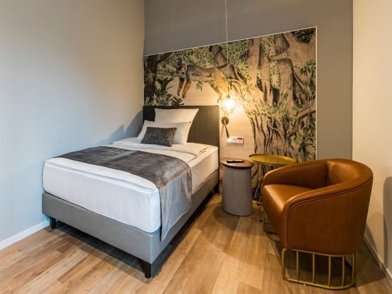 Фото Premier Inn Heidelberg City Bahnstadt Hotel