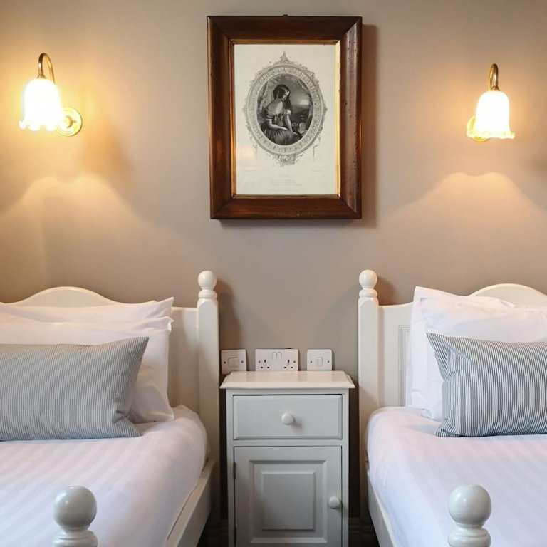 Фото O'Neills Victorian Pub and Townhouse