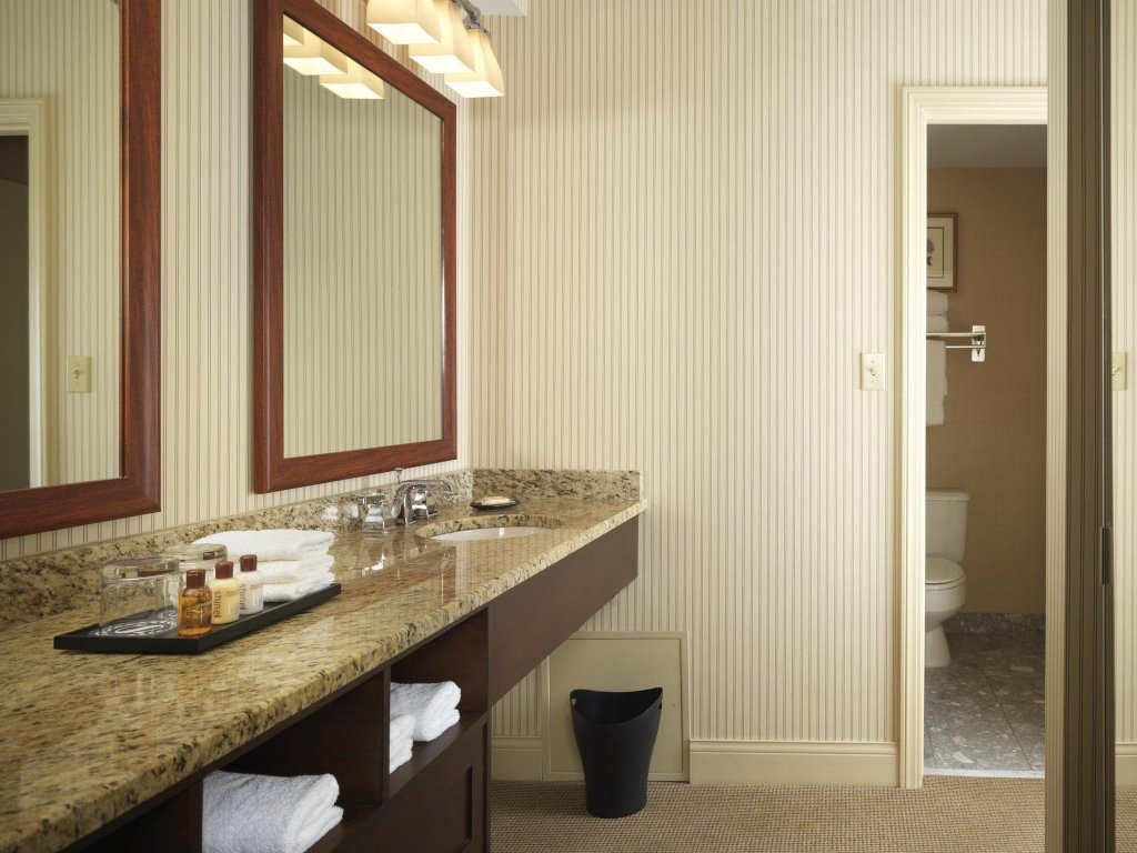 Фото Sheraton Suites Akron Cuyahoga Falls