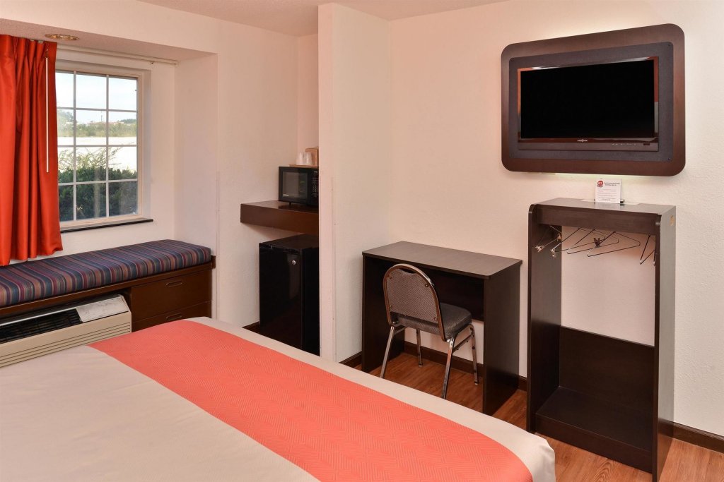 Фото The Egerton House Hotel