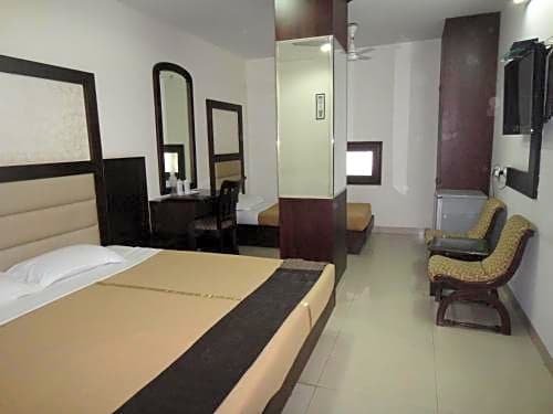 Фото Hotel Orbit-34