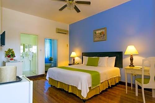 Фото The Liguanea Club