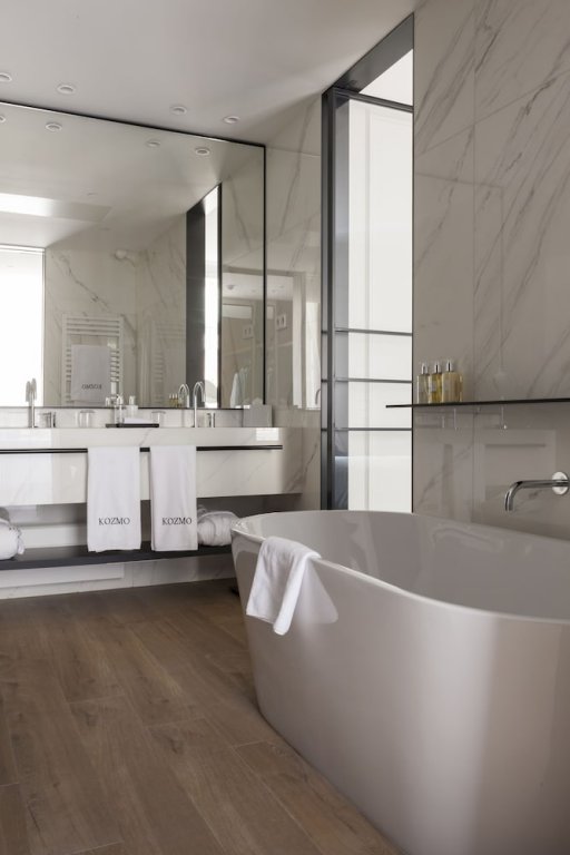 Фото Kozmo Hotel Suites & SPA