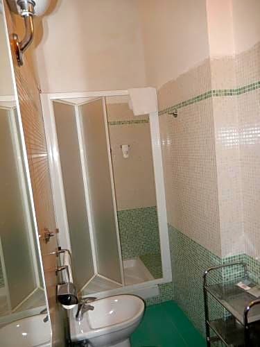 Фото Albergo dei Leoni