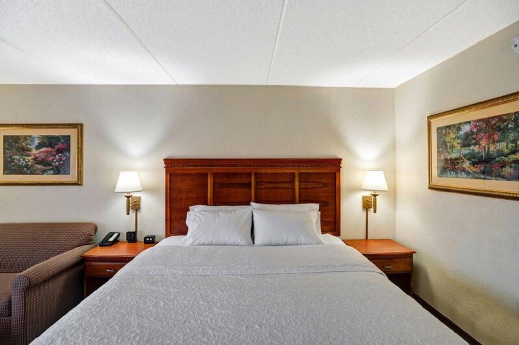 Фото Hampton Inn Albany-Wolf Road