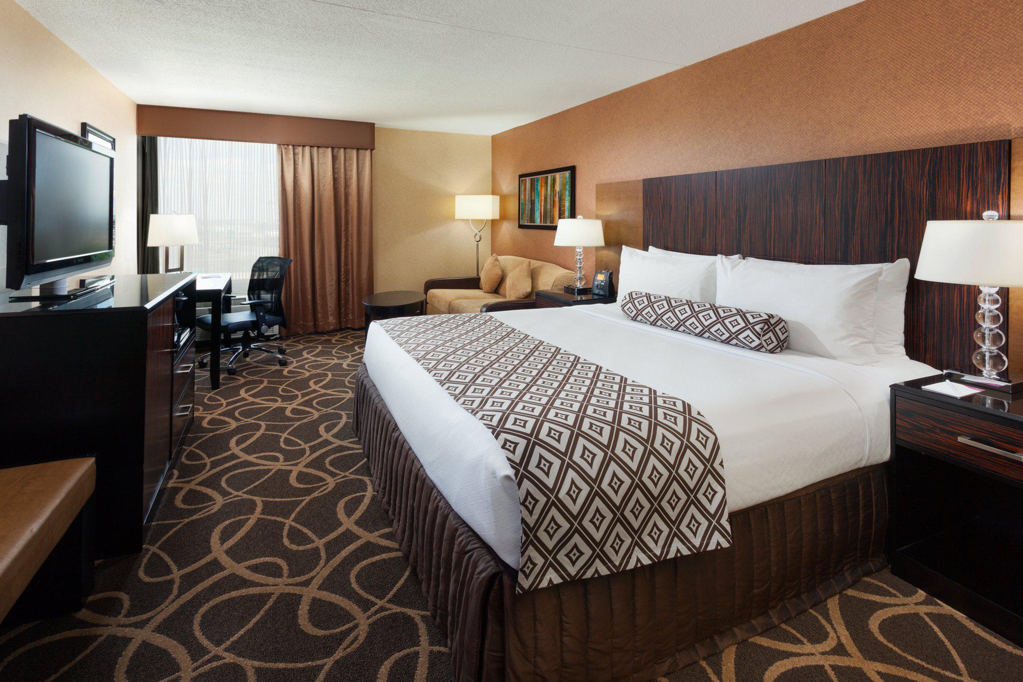 Фото Crowne Plaza Newark Airport, an Ihg Hotel
