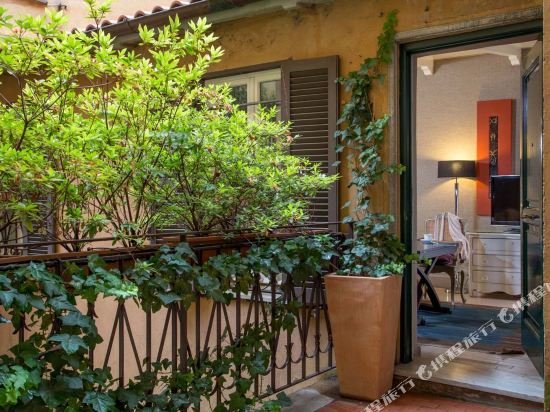 Фото The Inn at the Spanish Steps 