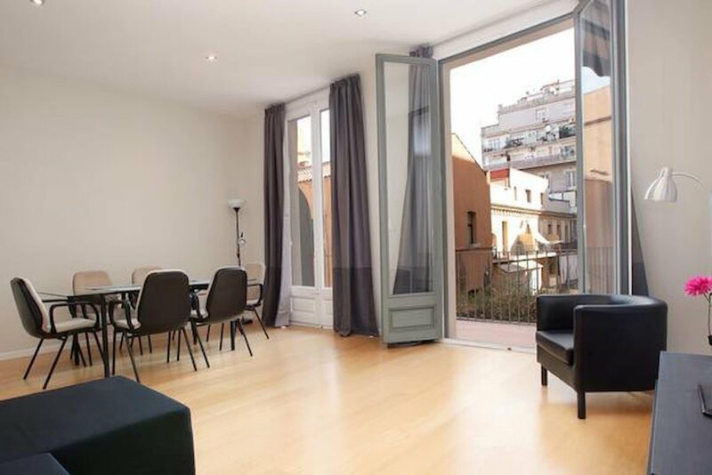 Гостиница Modern Quiet Flat With A Large Balcony в Барселоне