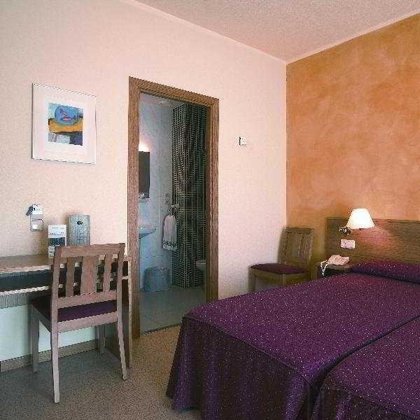 Фото Hotel La Perla