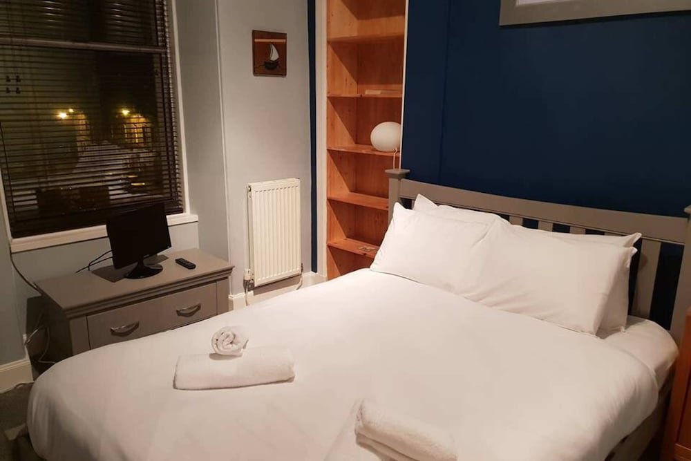 Фото Comfortable 1 Bedroom Flat, Close To City Centre