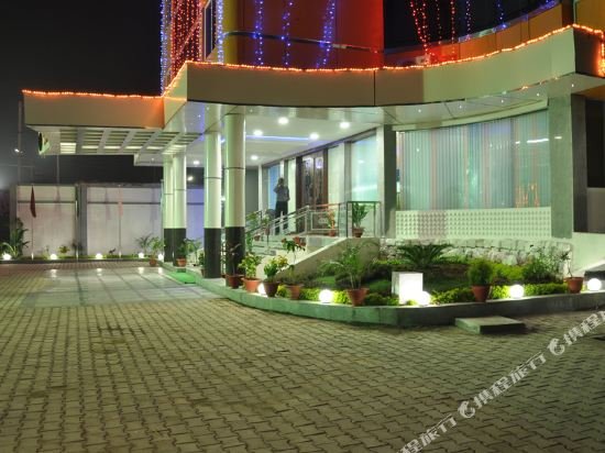 Фото Tiger Inn Hotel