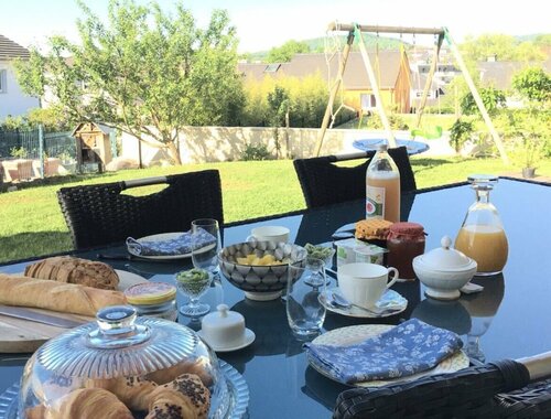 Гостиница Sleeping Bio Tea Bed and Breakfast в Тионвиле