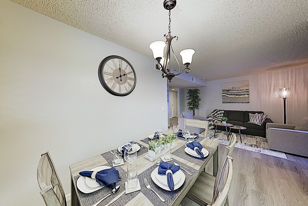 Фото New Listing! Palm Tree W Pools & Hot Tubs 2 Bedroom Condo