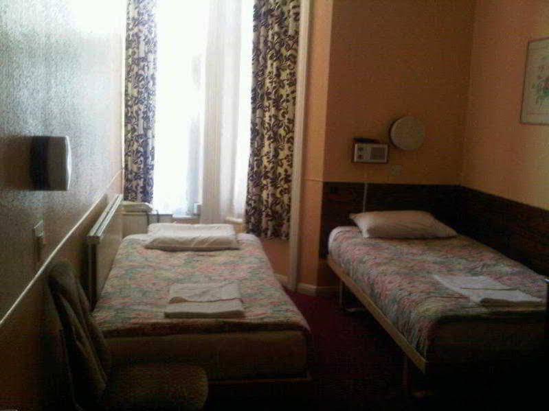 Фото Mowbray Court Hotel