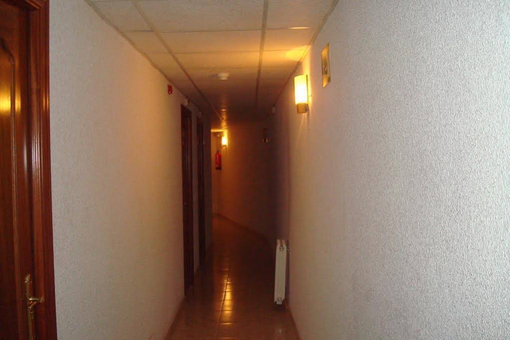 Фото Hostal La Embajada