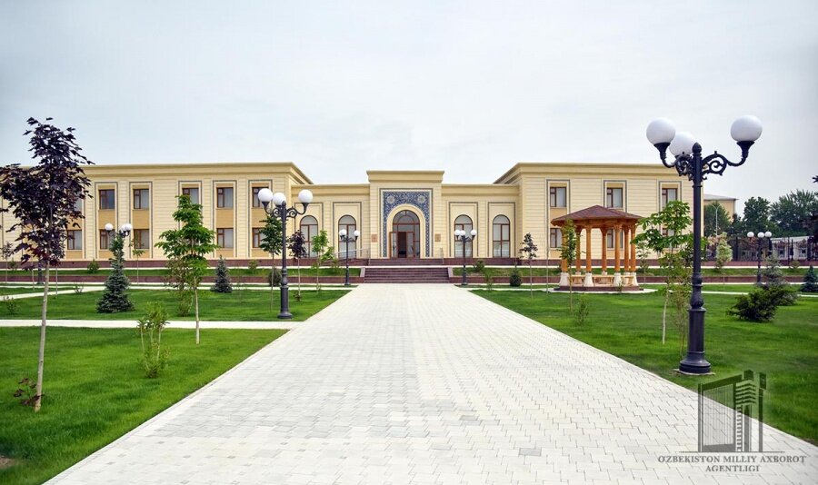 School Isxoqxon Ibrat nomidagi ijod maktab-internati, Turakurgan, photo