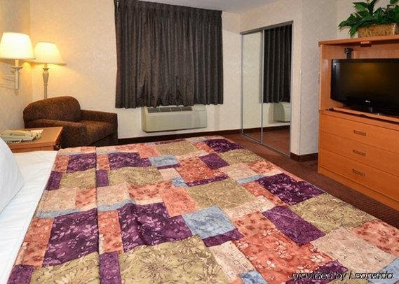 Фото Sleep Inn & Suites Lake of the Ozarks