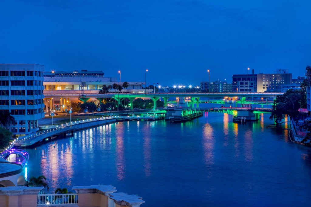 Фото Hotel Tampa Riverwalk