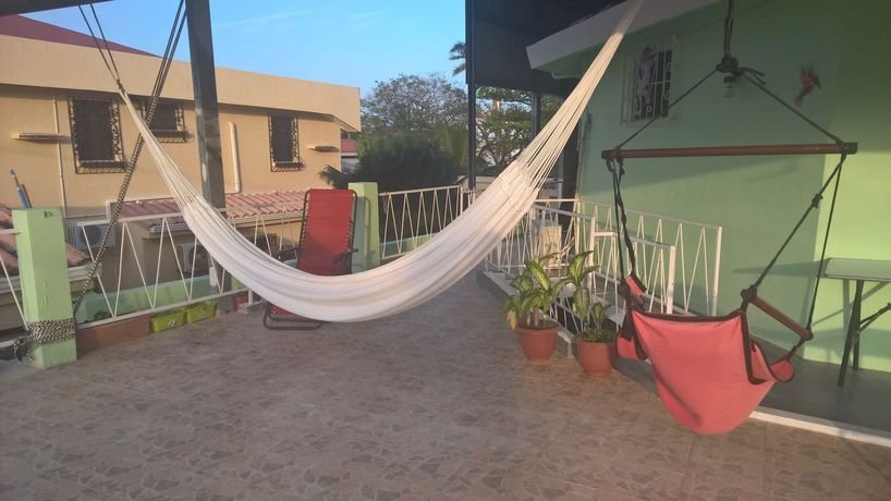 Фото The Red Hut Inn