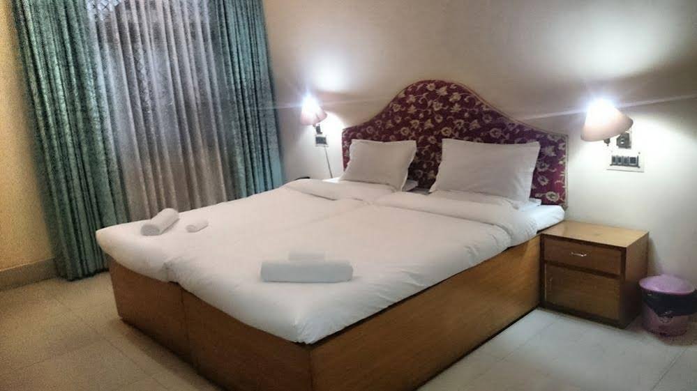Фото Hotel Gupta Inn