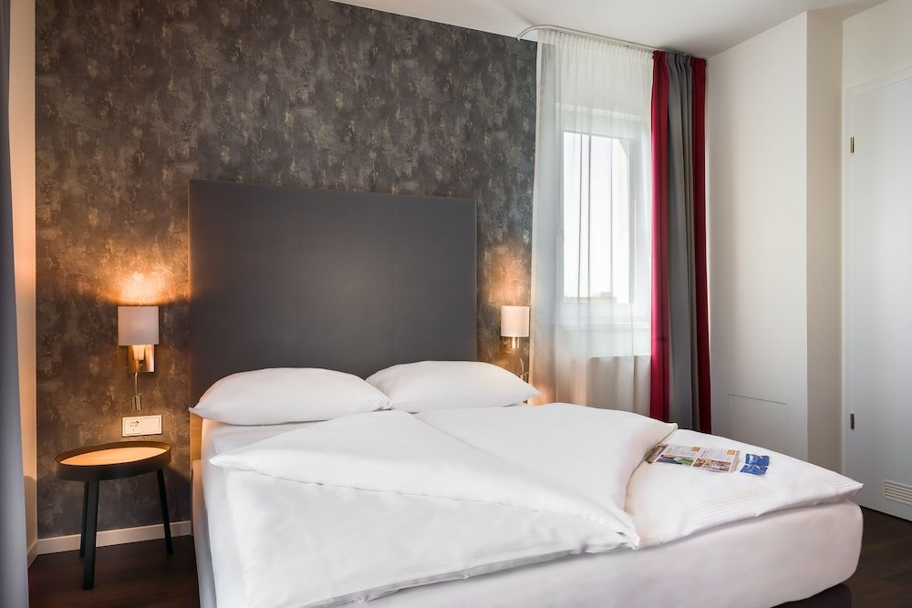 Фото Signature East Hotel Apartment