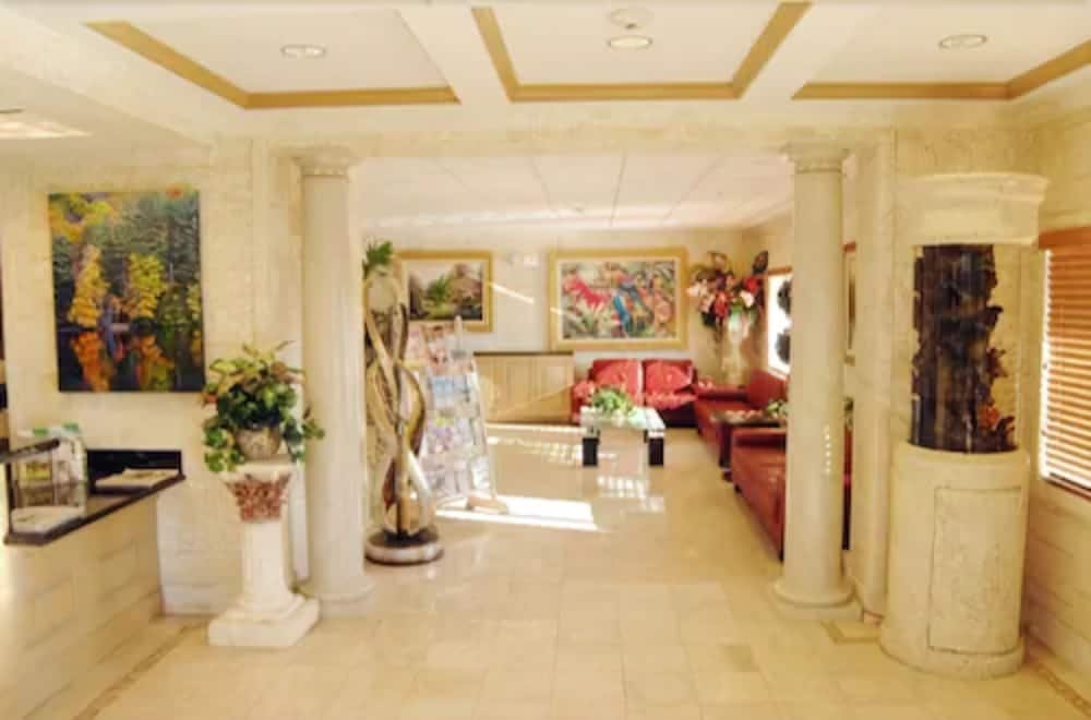 Фото Royal Inn Hotel