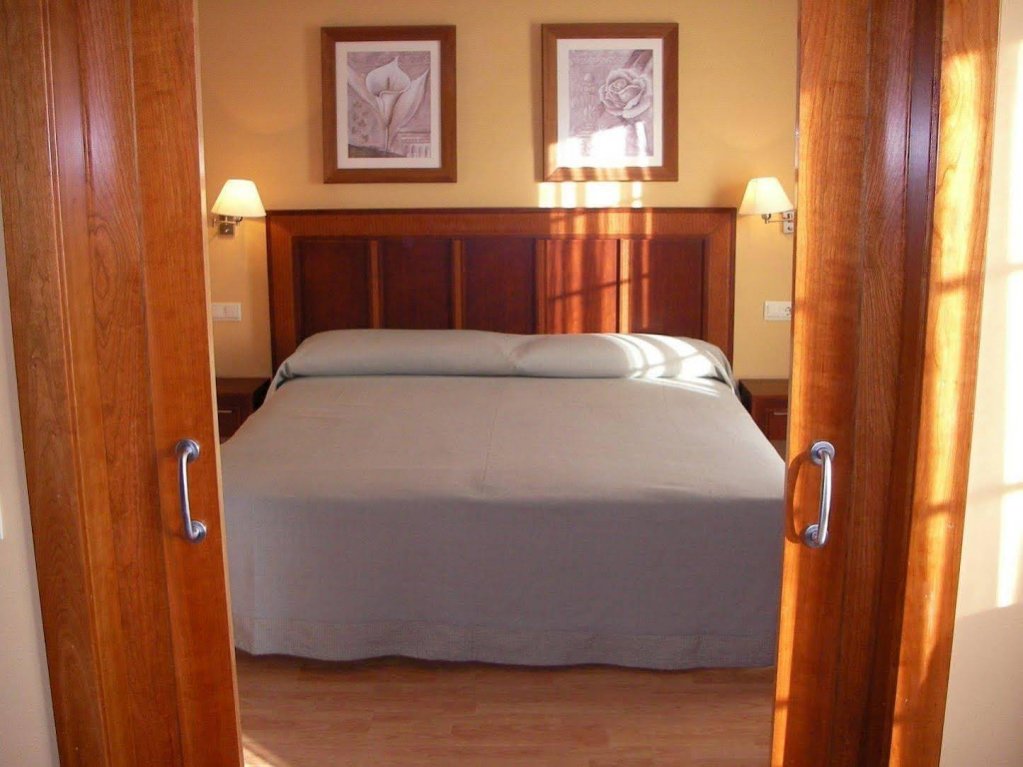 Фото Hotel Santiago de León