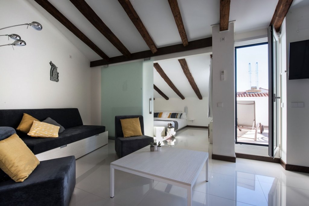 Фото Roisa Suites