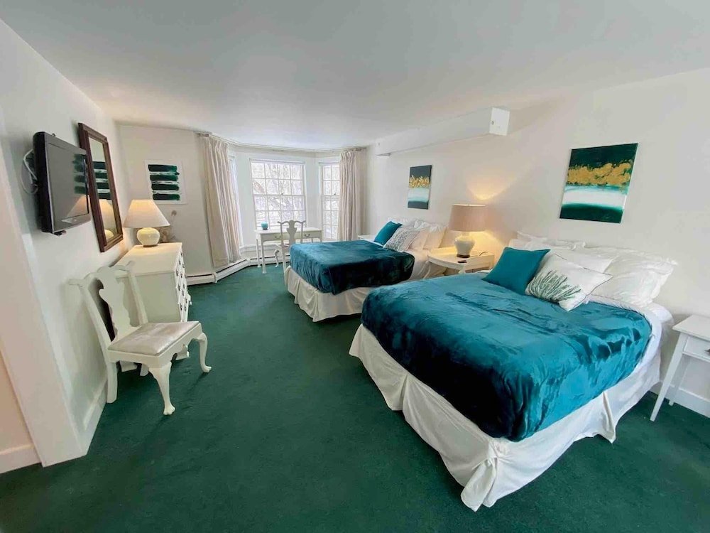 Фото Farm Road Estate