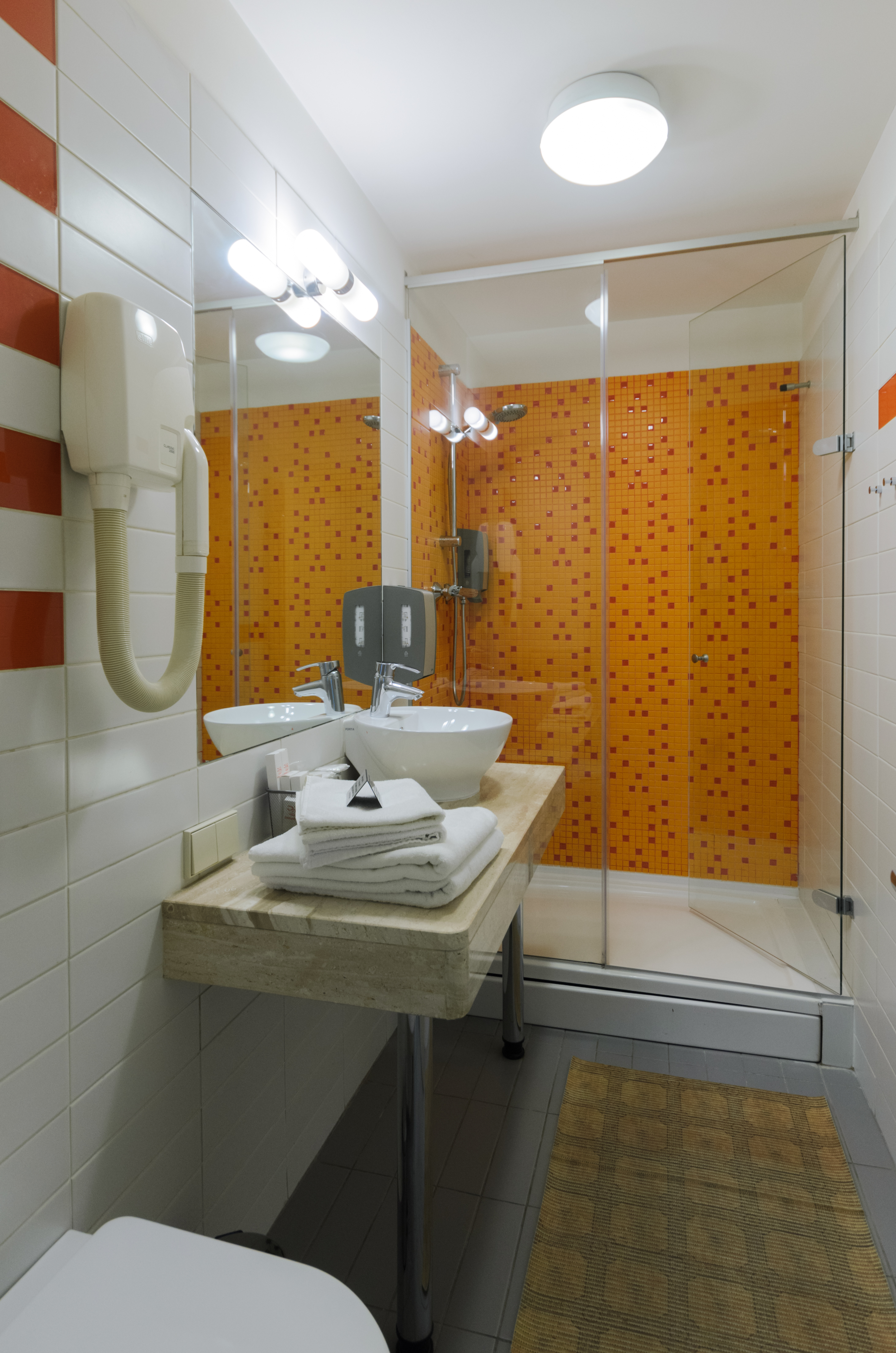 Фото Пятый угол