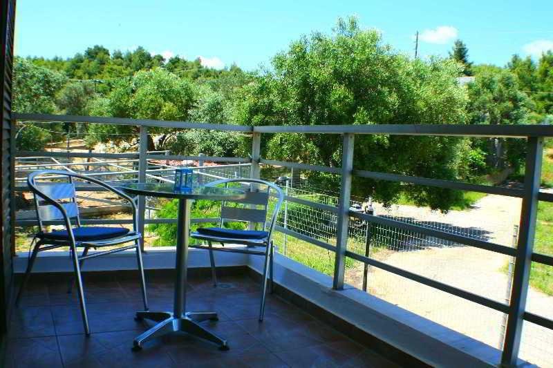 Фото Salonikiou Beach Deluxe Apartments