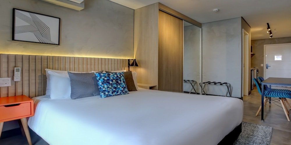 Фото Hmv - Haus Mitre Vila Mariana by Anora Spaces