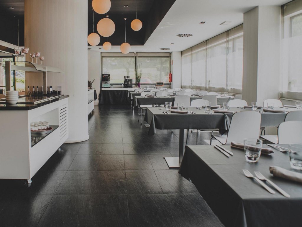 Фото Hotel Zentral Castellana Norte