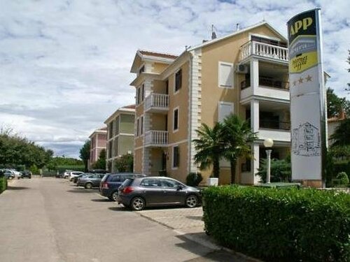 Гостиница Apartments and Rooms Degra