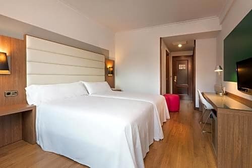 Фото Hotel Santiago Plaza Affiliated by Meliá