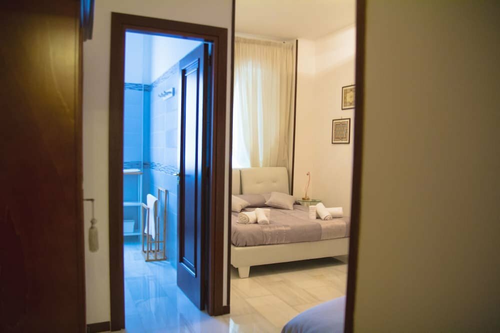 Apartments Sweet Rooms in Easy House, Naples, photo