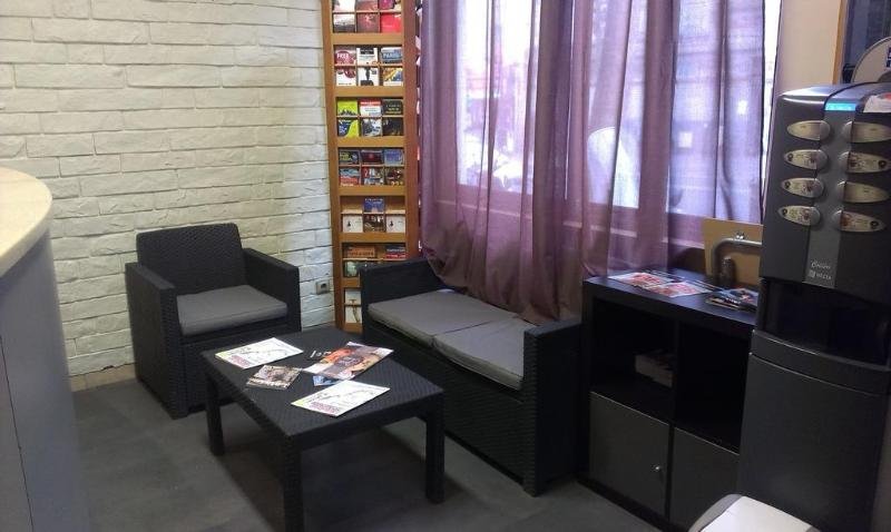 Фото Hipotel Paris Gambetta Republique