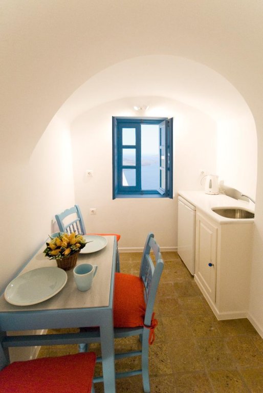 Фото Pantelia Suites