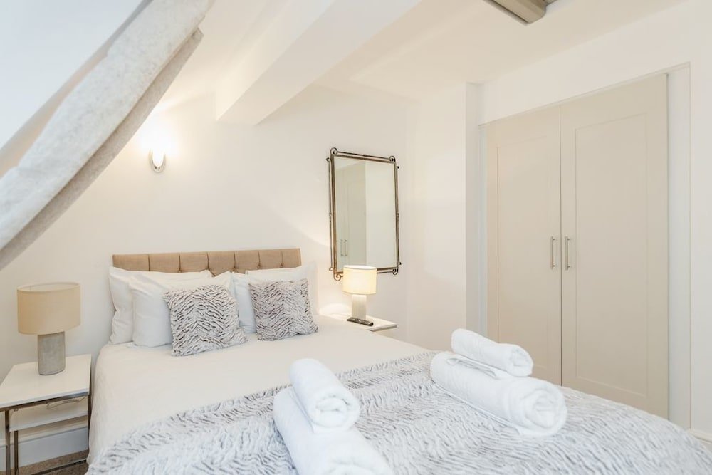 Фото Outstanding Trafalgar Penthouse sleeps 8