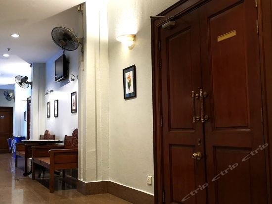 Фото Hotel Maluri